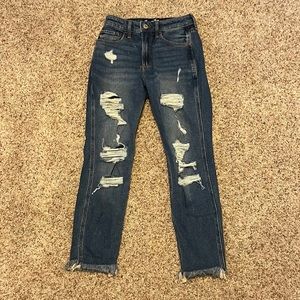 Hollister High-Rise Mom Jeans